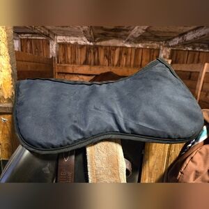 Shedrow memory foam half pad